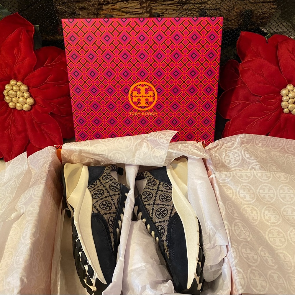 ✨NEW✨TORY BURCH T MONOGRAM GOOD LUCK TRAINER - Picture 7 of 9